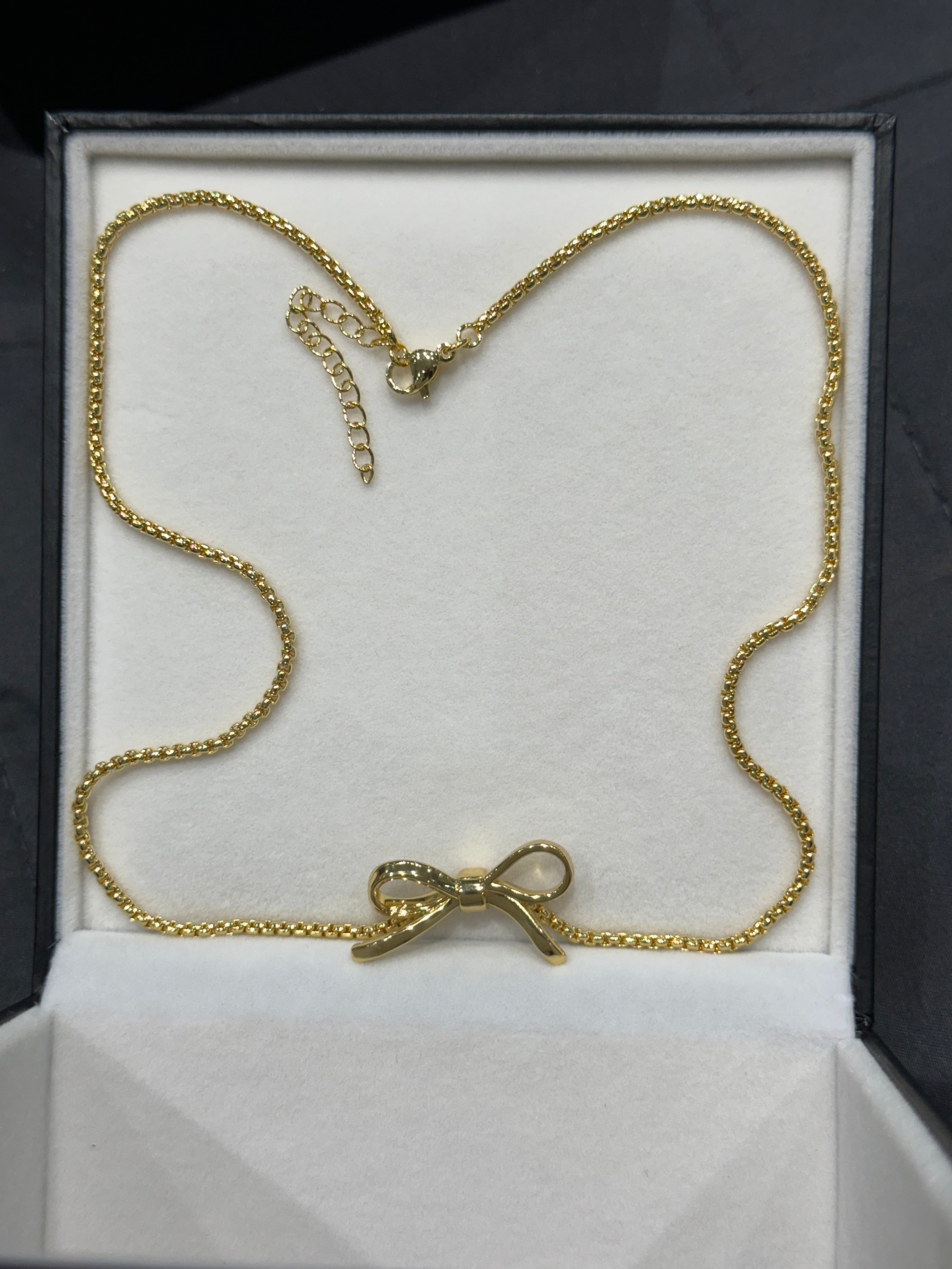 Lazito coquette Necklace - Ari Belle Estilos