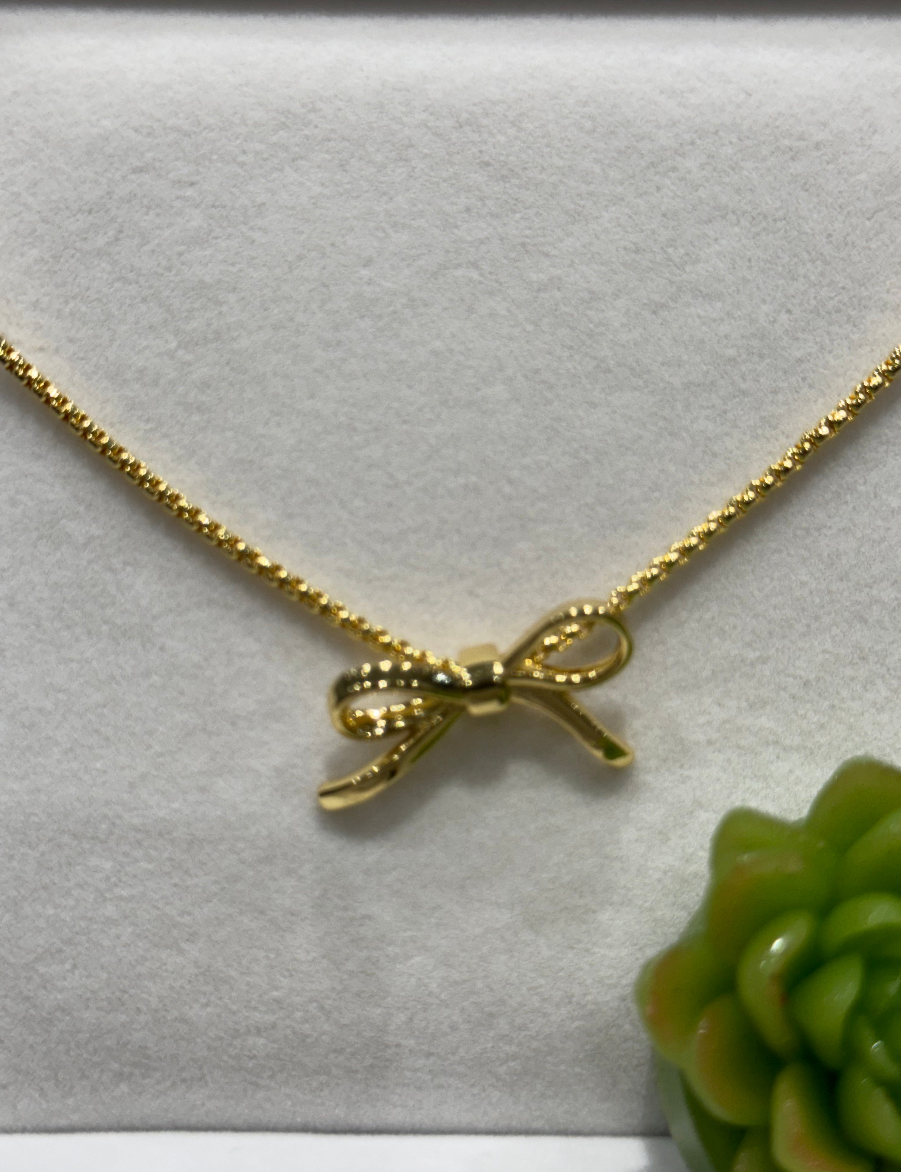 Lazito coquette Necklace - Ari Belle Estilos