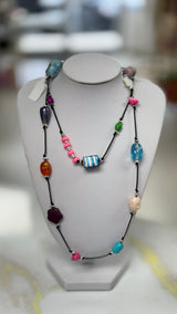 Cristals and beads necklace