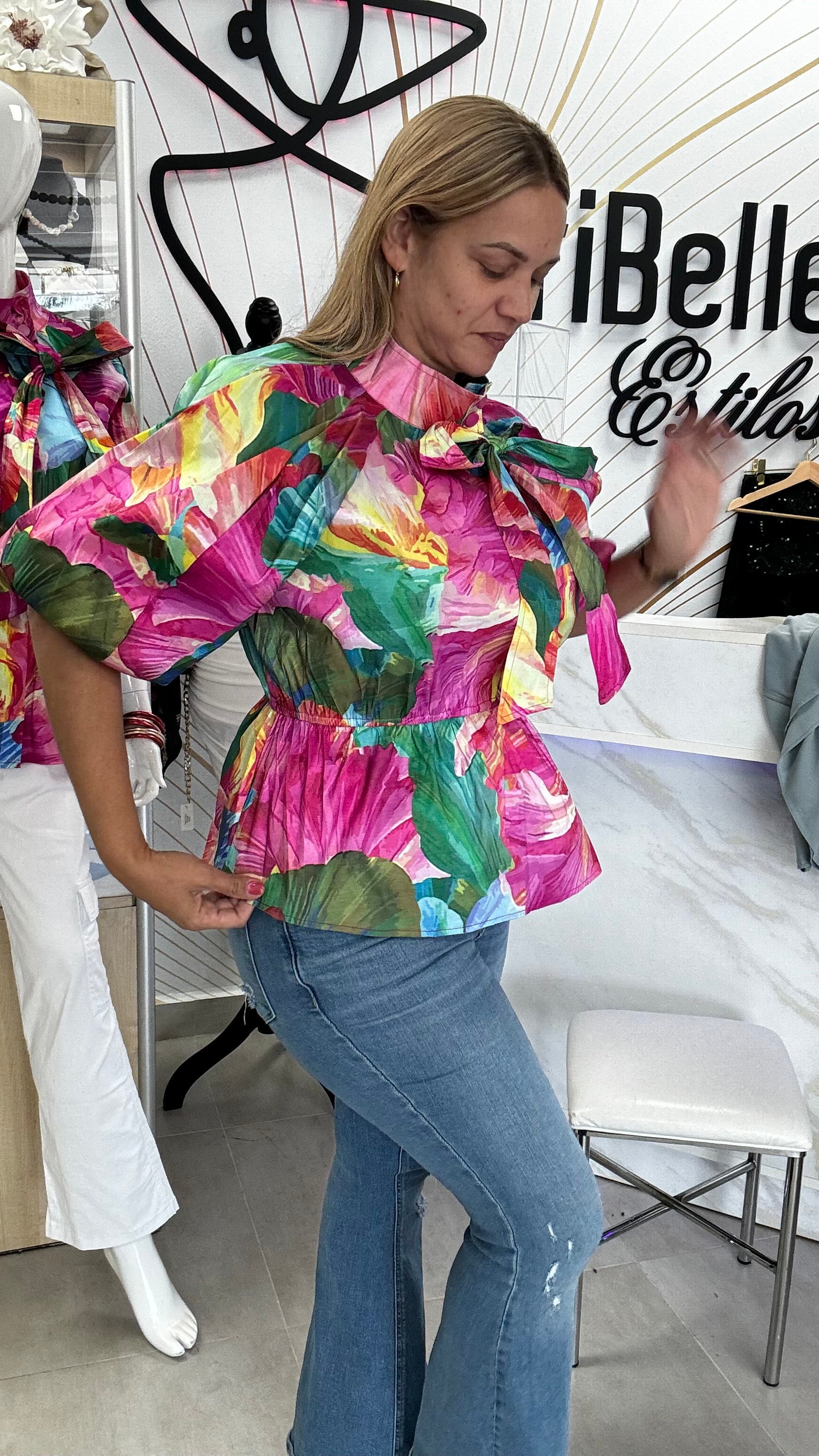 Elegant blouse - Ari Belle Estilos