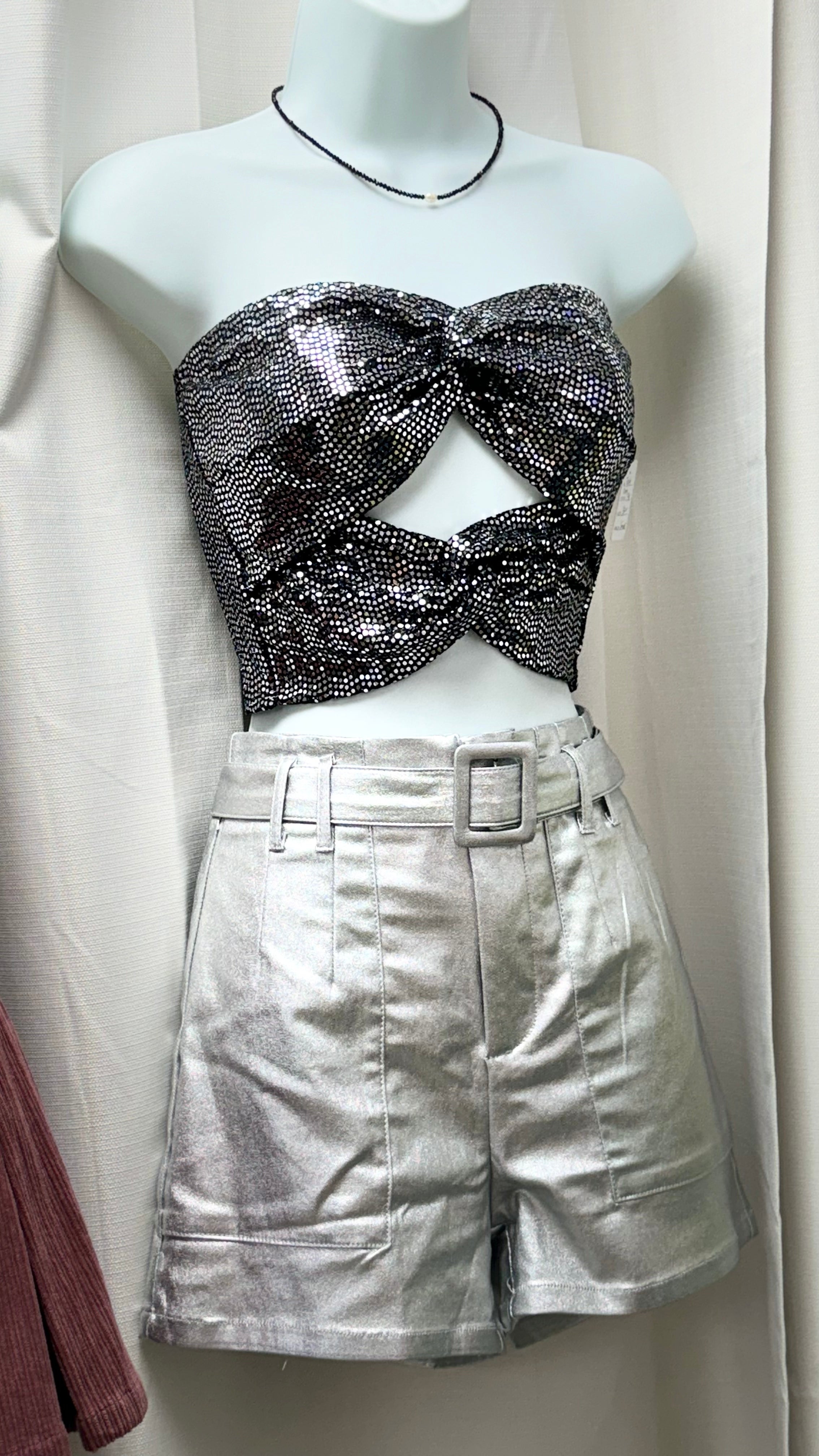 Sequins Twist Top - Ari Belle Estilos
