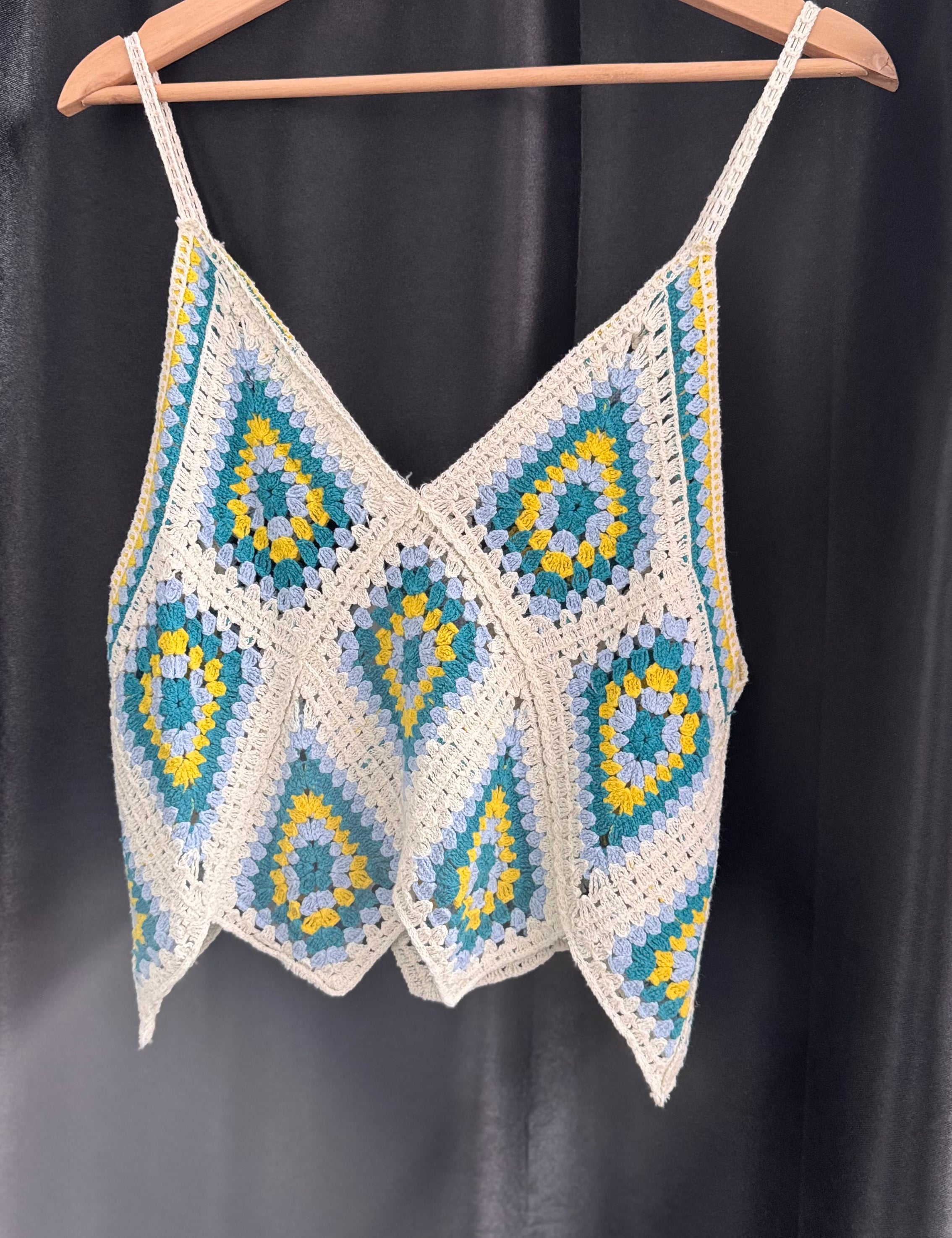 Crochet tank - Ari Belle Estilos