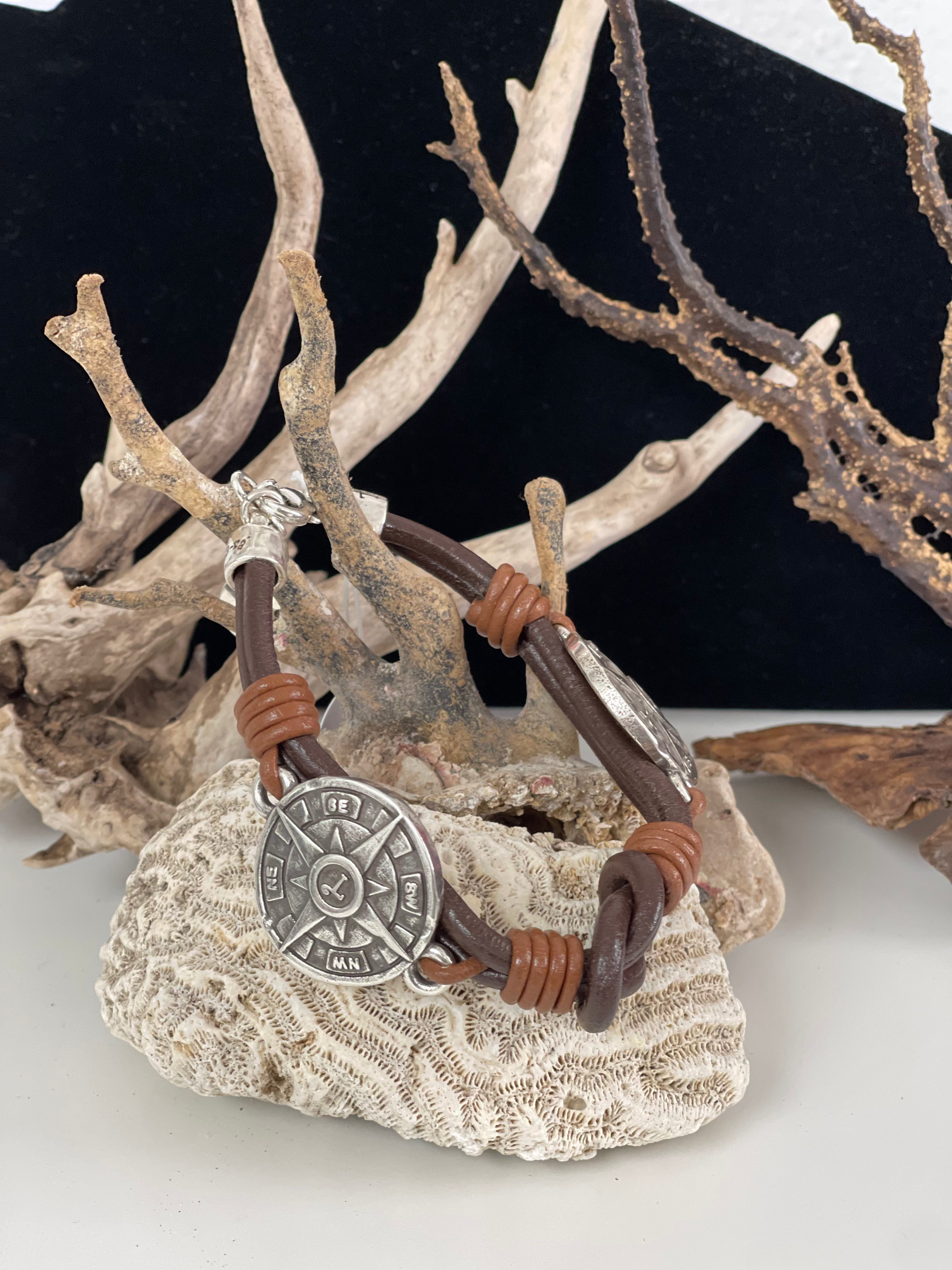 Compass bracelet - Ari Belle Estilos