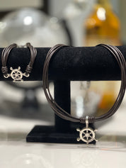 Sailboat Necklace+ - Ari Belle Estilos