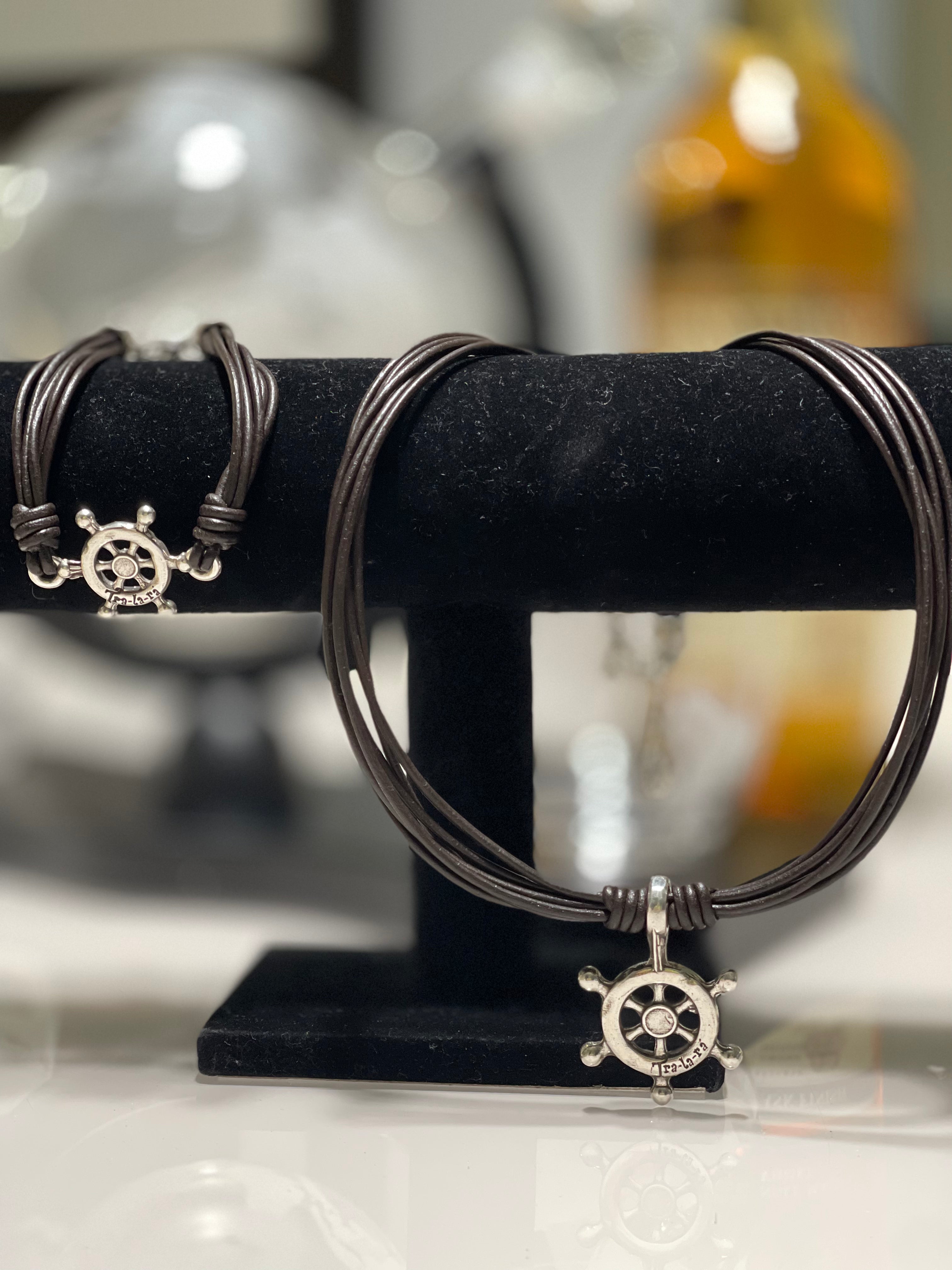 Sailboat Necklace+ - Ari Belle Estilos