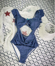 Twist Swimsuit - Ari Belle Estilos