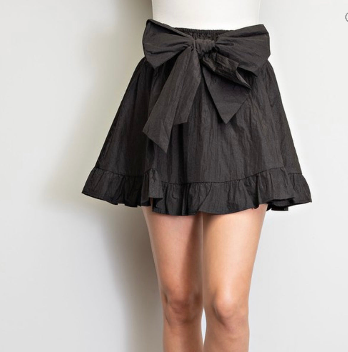 Black Mini Skirt - Ari Belle Estilos