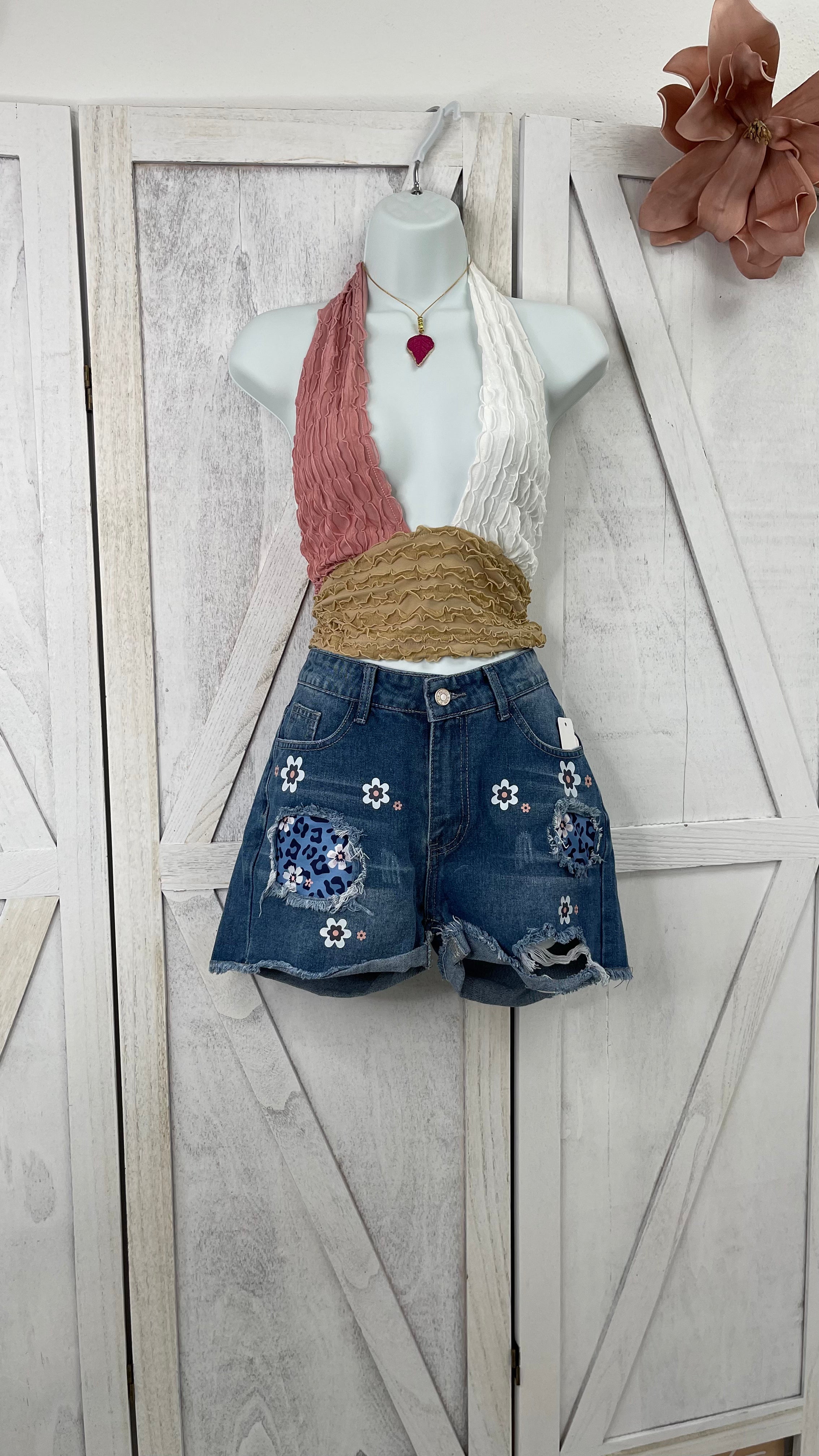 Candy Halter Top - Ari Belle Estilos