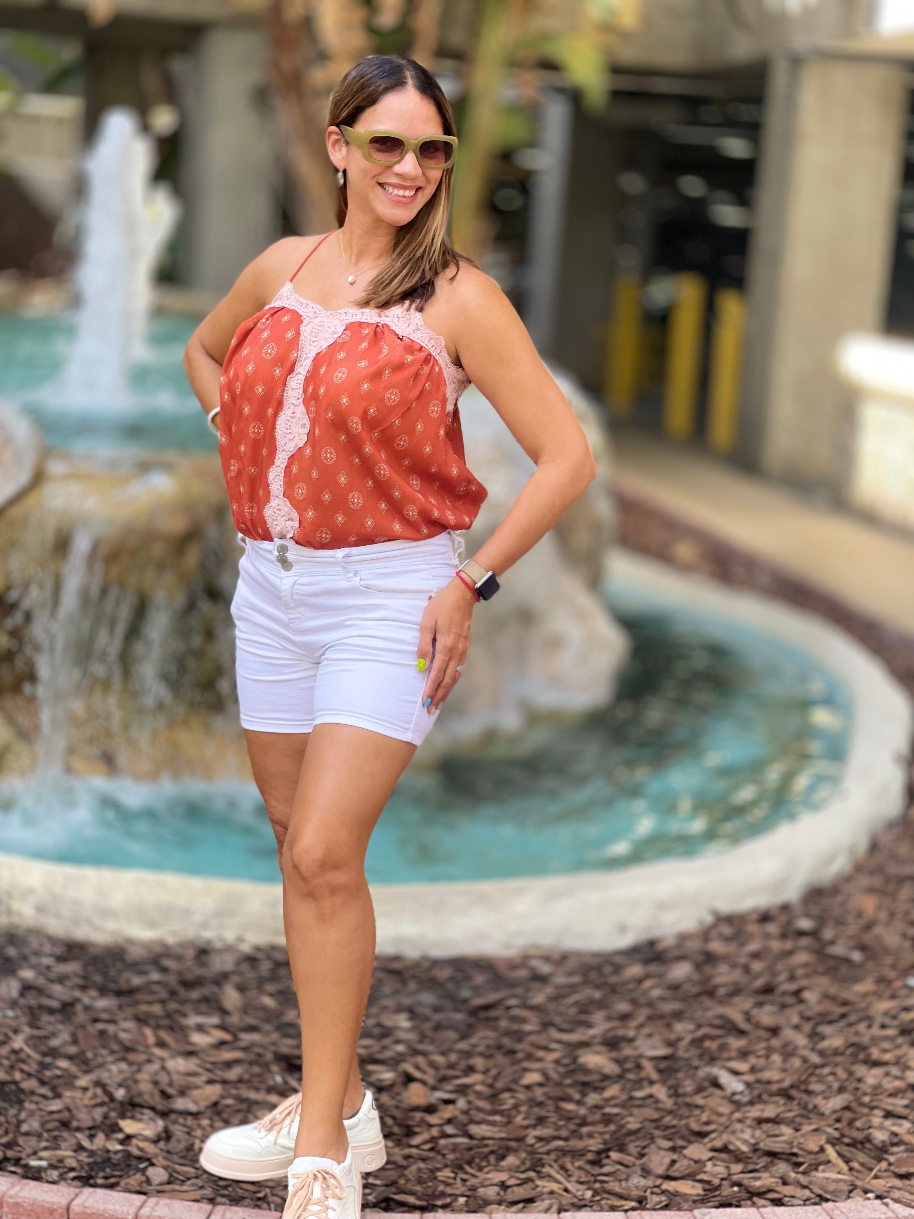 Silhouette Top - Ari Belle Estilos