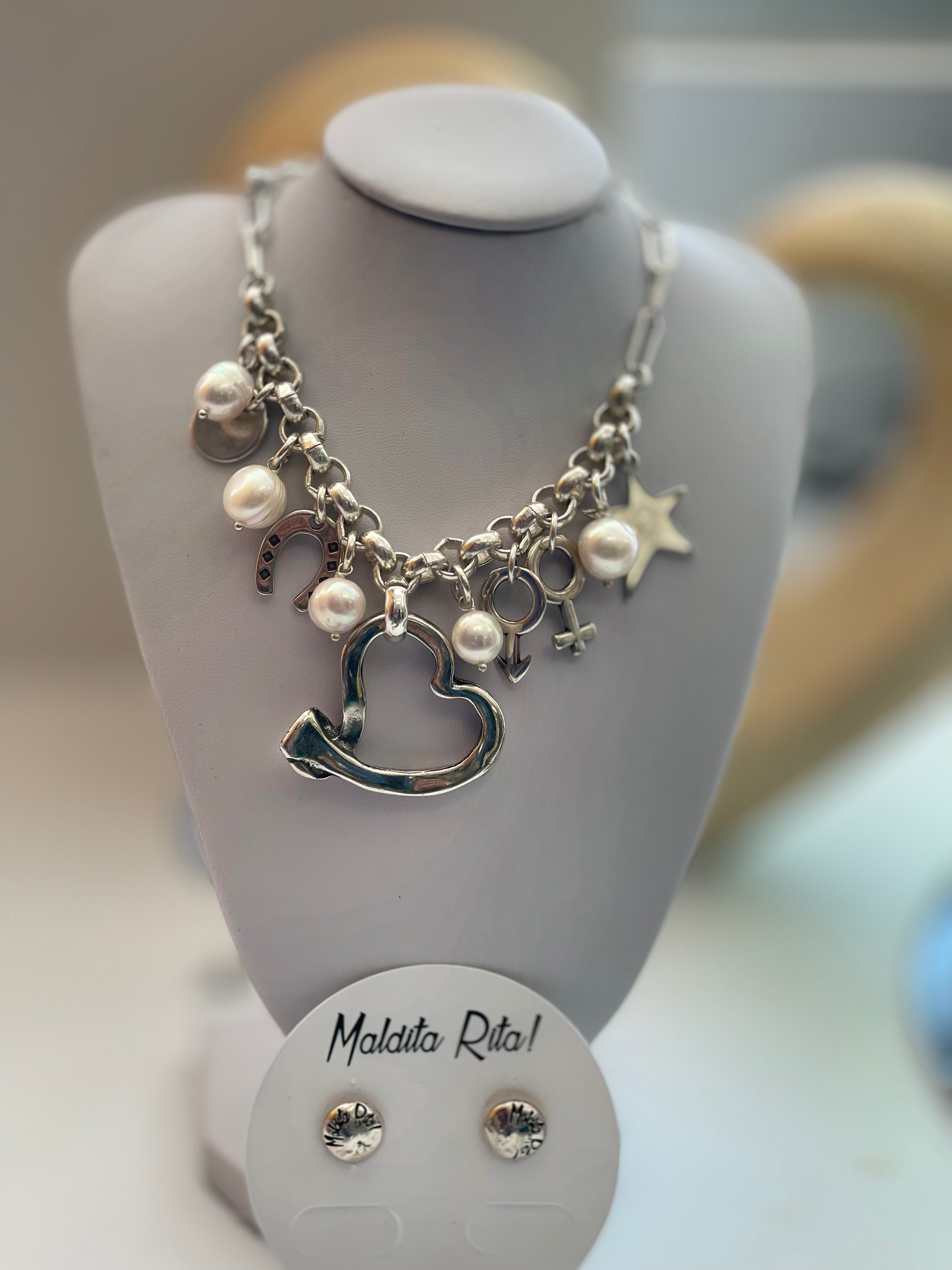 Basic earrings by Maldita Rita - Ari Belle Estilos