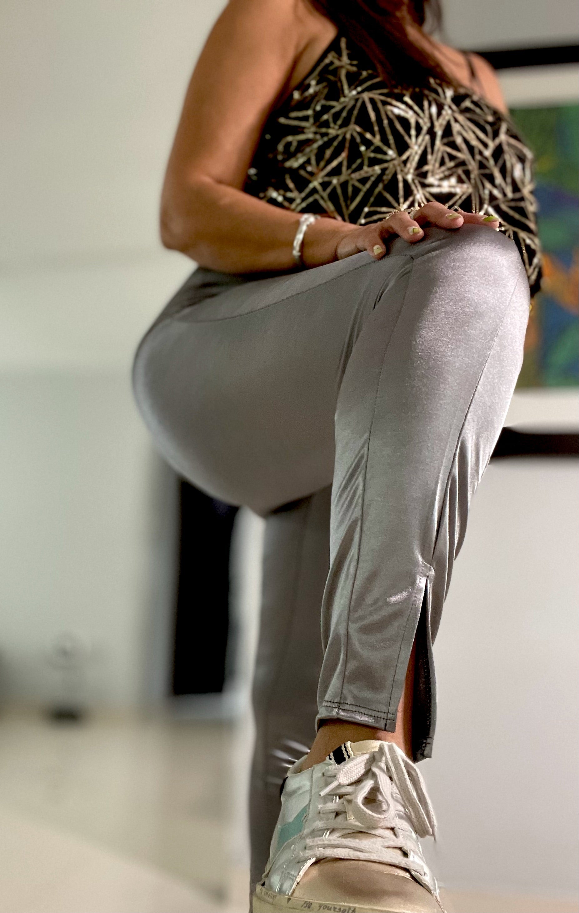 Metallic leggings - Ari Belle Estilos