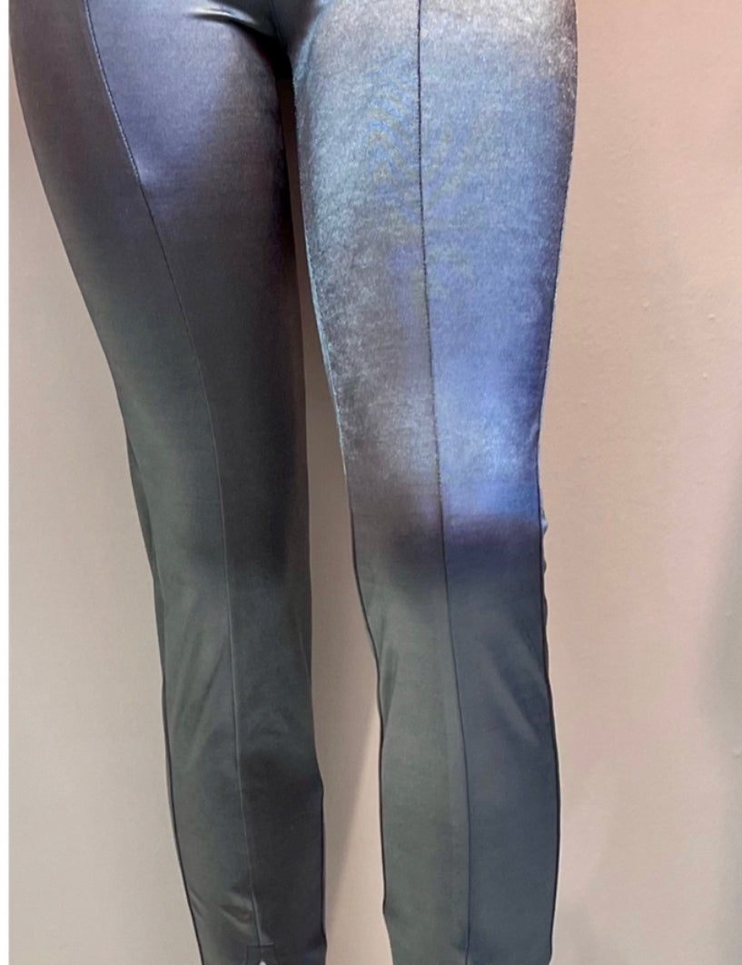 Metallic leggings - Ari Belle Estilos