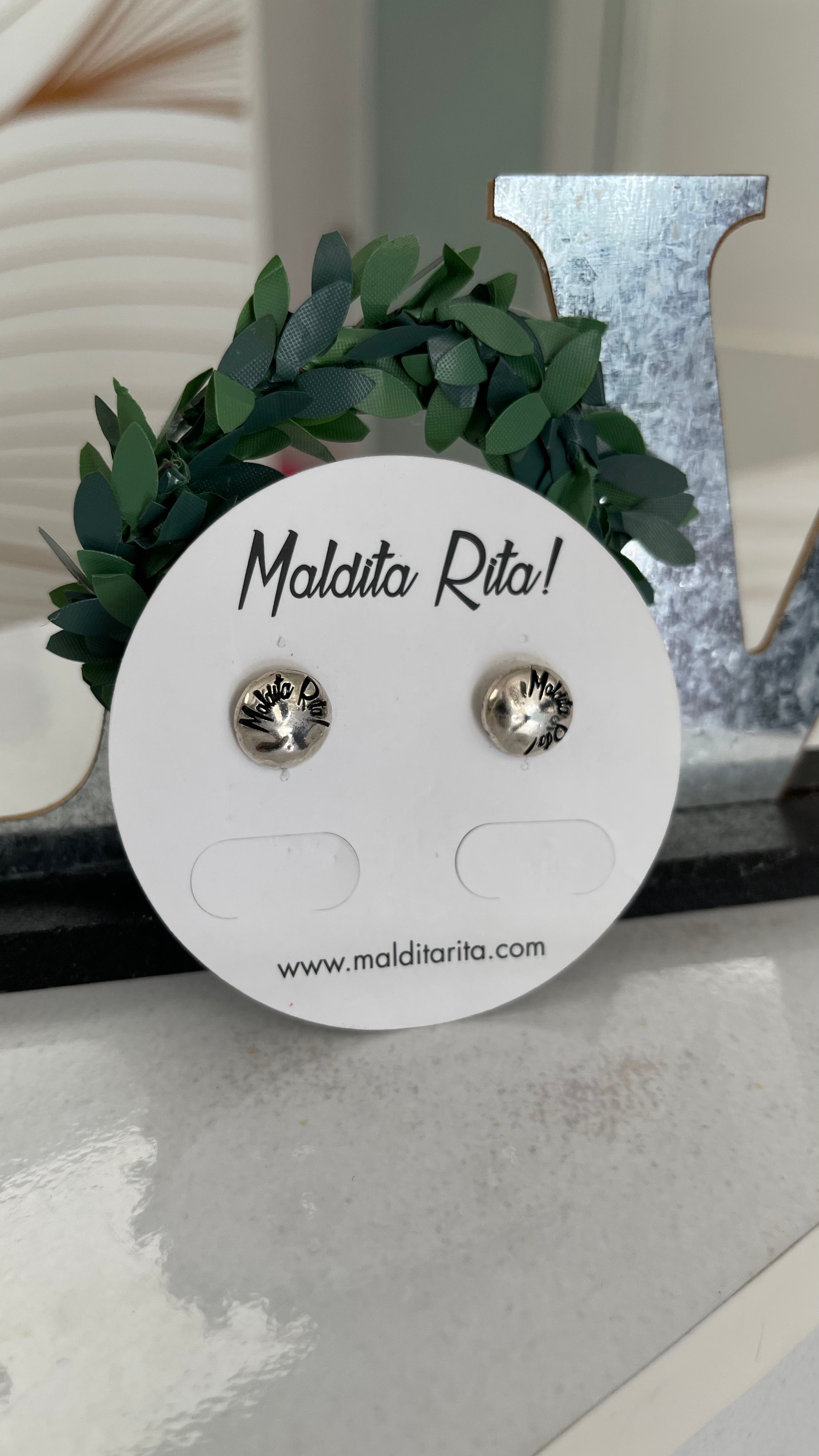 Basic earrings by Maldita Rita - Ari Belle Estilos