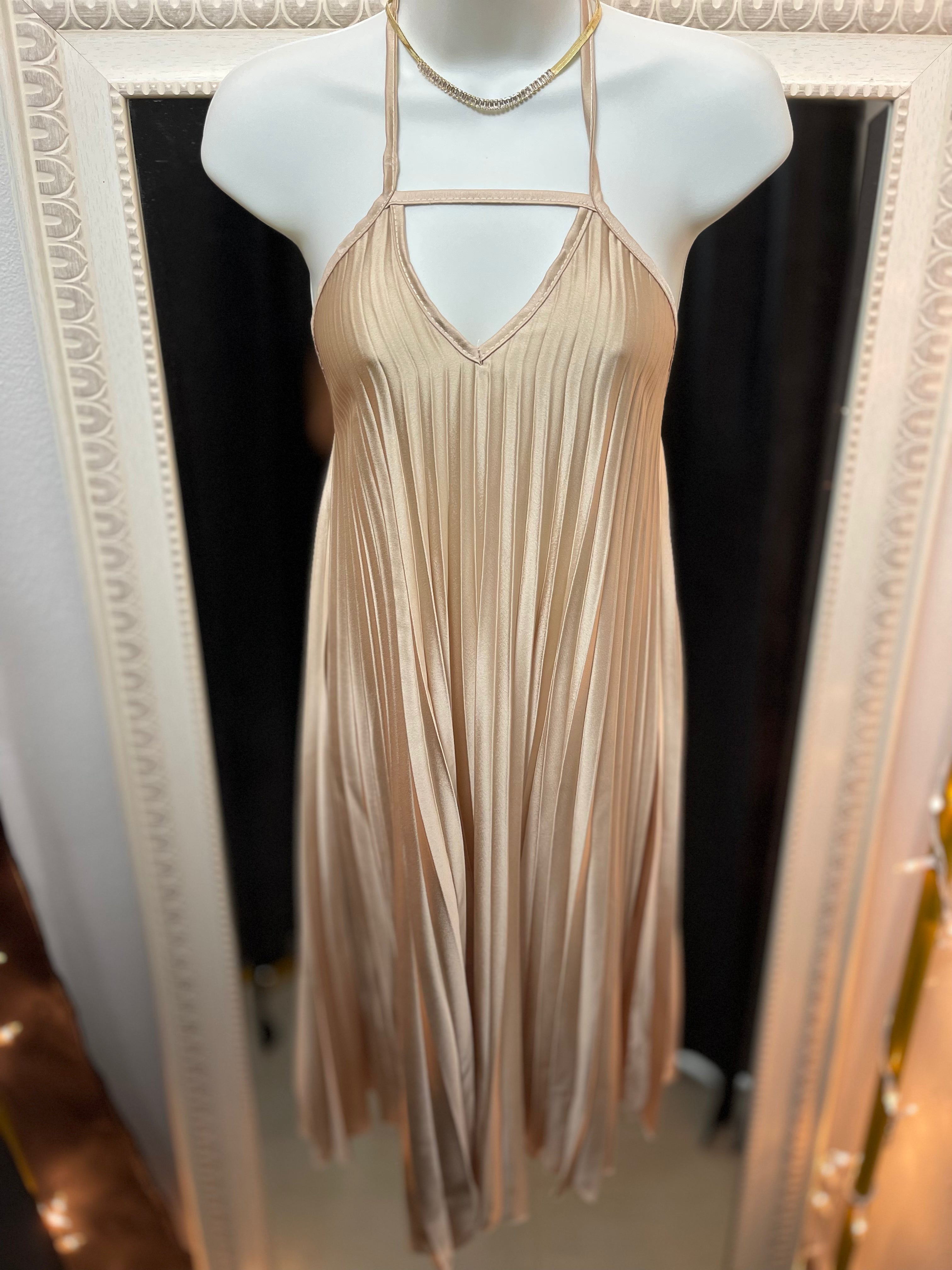 Halter Mid Dress - Ari Belle Estilos
