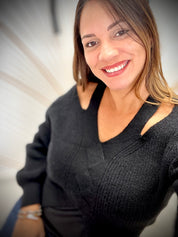 Black sweater top - Ari Belle Estilos